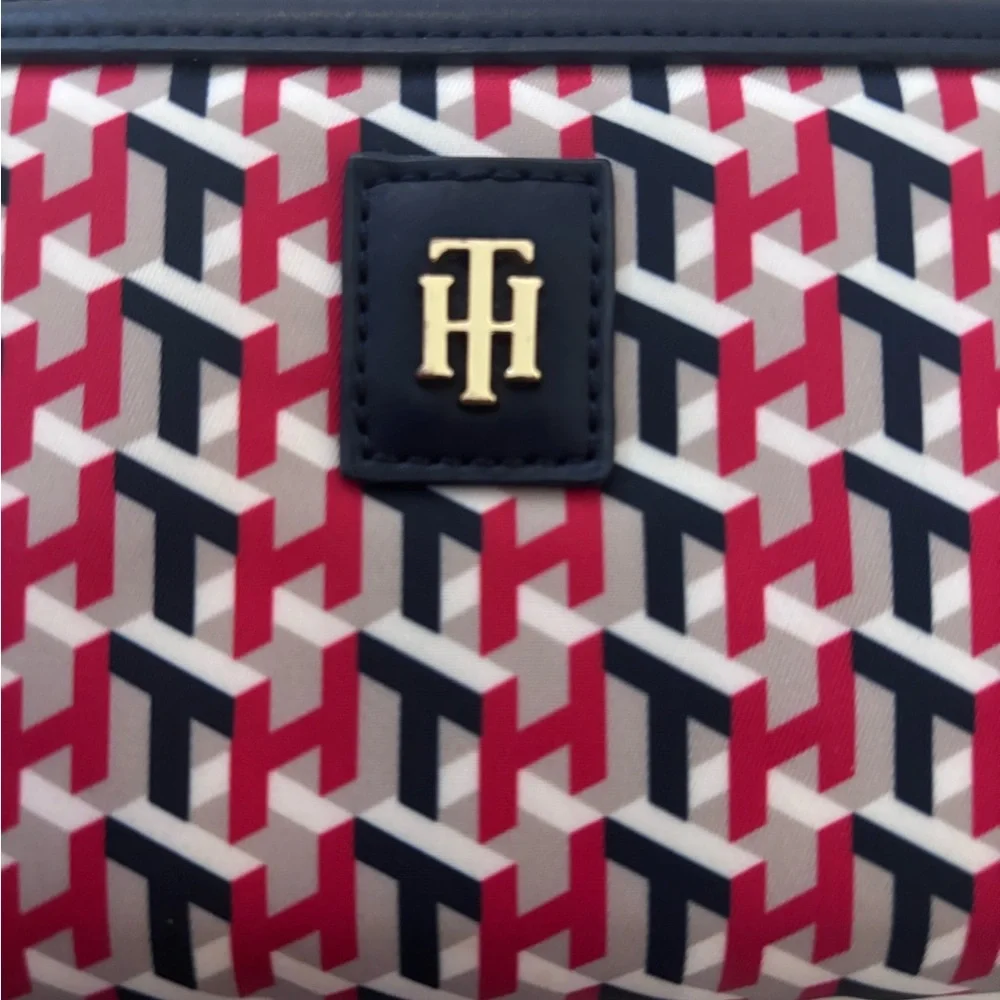 Tommy Hilfiger Julia Cube Print Nylon Red and Navy Patterned Wallet EUC